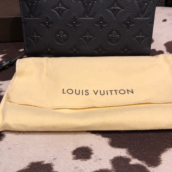 Louis Vuitton authentic Empreinte zippy wallet - Picture 2 of 7